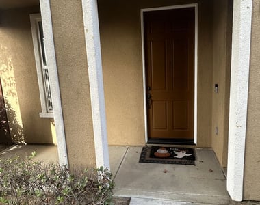 3630 W Medici Lane - Photo Thumbnail 1