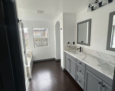 3630 W Medici Lane - Photo Thumbnail 16