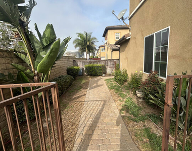 3630 W Medici Lane - Photo Thumbnail 18