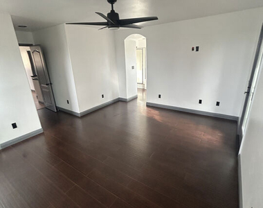 3630 W Medici Lane - Photo Thumbnail 15