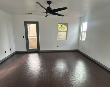 3630 W Medici Lane - Photo Thumbnail 14