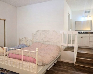 991 S Idaho Street - Photo Thumbnail 6