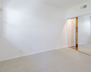 15425 Antioch Street - Photo Thumbnail 5
