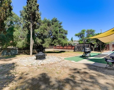 12738 Lakeshore Drive - Photo Thumbnail 8