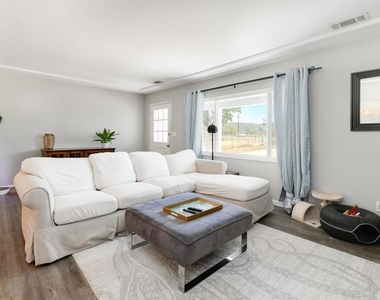 12738 Lakeshore Drive - Photo Thumbnail 7
