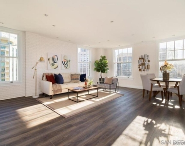 702 Ash St - Photo Thumbnail 4