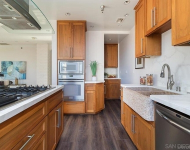 702 Ash St - Photo Thumbnail 9