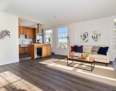 702 Ash St - Photo Thumbnail 2