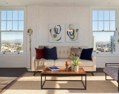702 Ash St - Photo Thumbnail 7