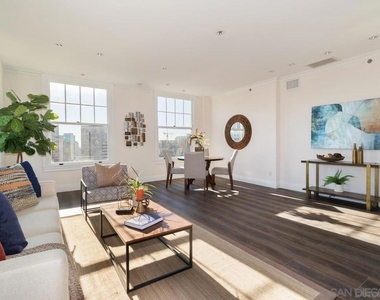702 Ash St - Photo Thumbnail 3