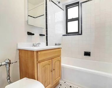37th Avenue and 74th Street - Photo Thumbnail 3