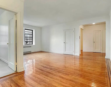 37th Avenue and 74th Street - Photo Thumbnail 4