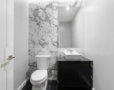 138 East 50th Street - Photo Thumbnail 5