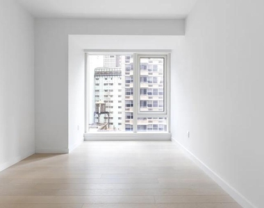 138 East 50th Street - Photo Thumbnail 3