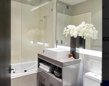 252 7th Avenue - Photo Thumbnail 3