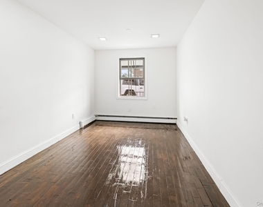 Barnes Avenue - Photo Thumbnail 12