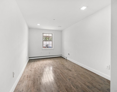Barnes Avenue - Photo Thumbnail 15