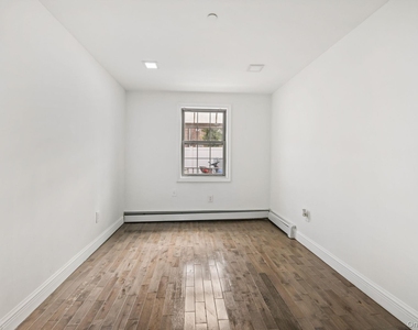 Barnes Avenue - Photo Thumbnail 16