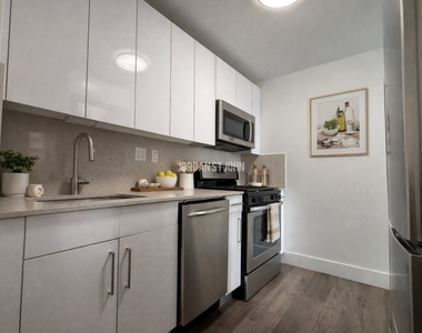E 28TH ST - Photo Thumbnail 2