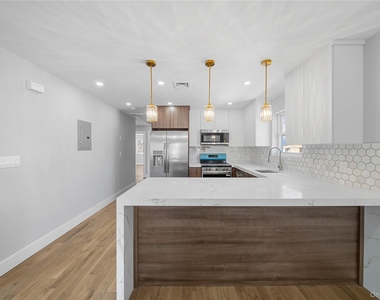 21916 141st Avenue - Photo Thumbnail 7