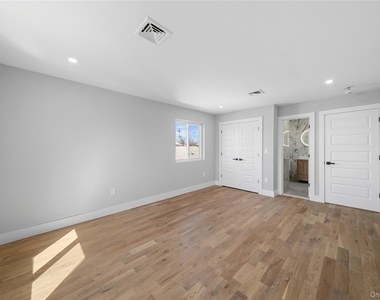 21916 141st Avenue - Photo Thumbnail 15