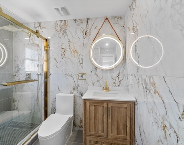 21916 141st Avenue - Photo Thumbnail 16