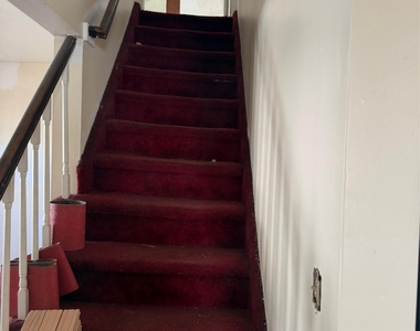 650 Winthrop Drive - Photo Thumbnail 2