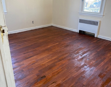 650 Winthrop Drive - Photo Thumbnail 4