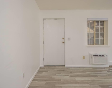 506 Fox Run Lane - Photo Thumbnail 2