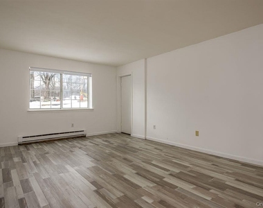 506 Fox Run Lane - Photo Thumbnail 3