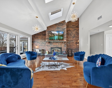 66 Murray Drive - Photo Thumbnail 10
