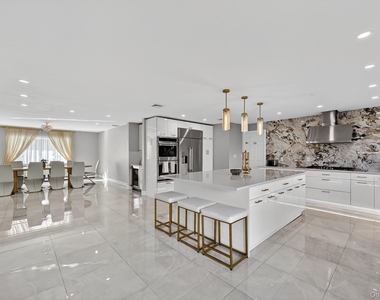 66 Murray Drive - Photo Thumbnail 3