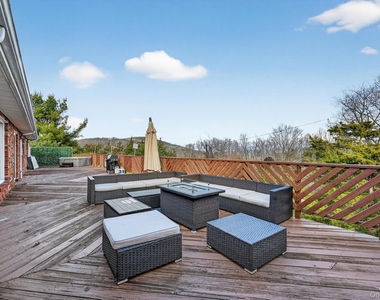 66 Murray Drive - Photo Thumbnail 32