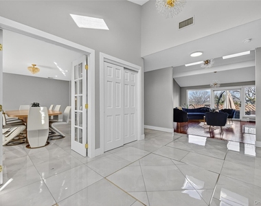 66 Murray Drive - Photo Thumbnail 2