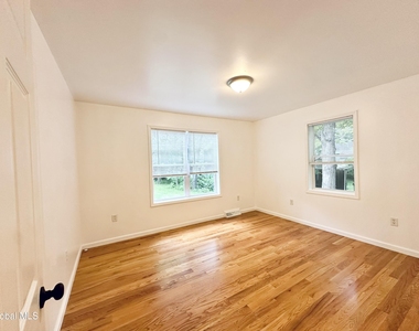 21 S Loughberry Road - Photo Thumbnail 17