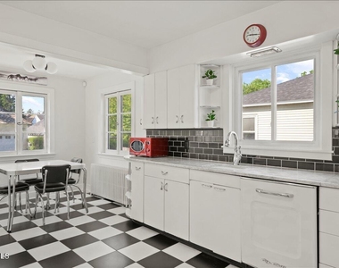 162 Lake Avenue - Photo Thumbnail 10