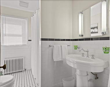 162 Lake Avenue - Photo Thumbnail 21