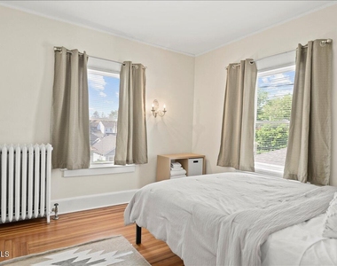 162 Lake Avenue - Photo Thumbnail 18