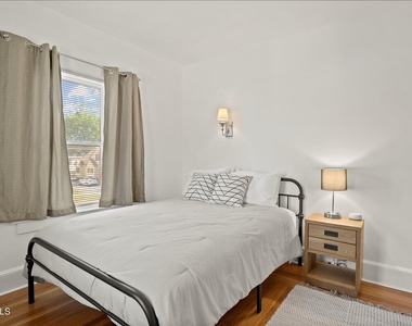 162 Lake Avenue - Photo Thumbnail 16