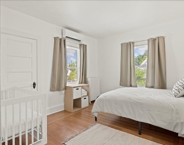 162 Lake Avenue - Photo Thumbnail 20