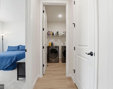 615 Clover Lane - Photo Thumbnail 8