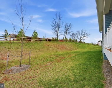 615 Clover Lane - Photo Thumbnail 36