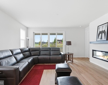 615 Clover Lane - Photo Thumbnail 19