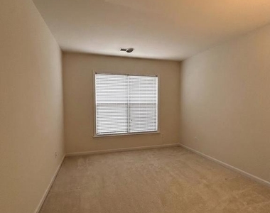3810 Lightfoot Street - Photo Thumbnail 8