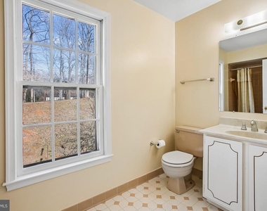6604 Tina Lane - Photo Thumbnail 13