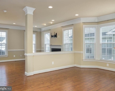220 Centennial Drive - Photo Thumbnail 6