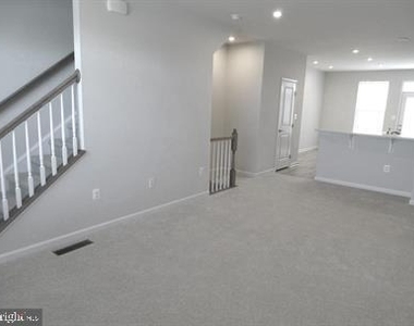 1016 Trestle Drive - Photo Thumbnail 6