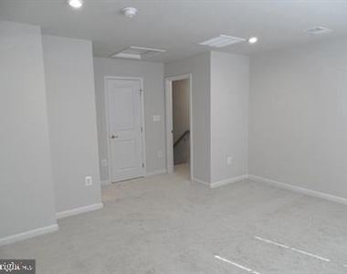 1016 Trestle Drive - Photo Thumbnail 24