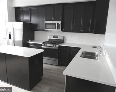 1016 Trestle Drive - Photo Thumbnail 10