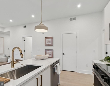 20 W Allens Lane - Photo Thumbnail 23